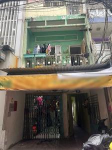 Mặt tiền khu chợ vải Tân Bình, kinh doanh tấp nập.